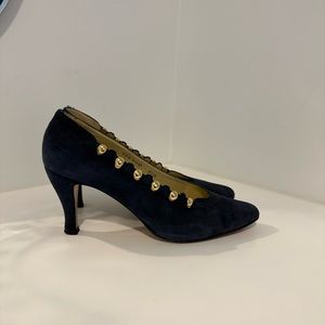 Classic pump with style